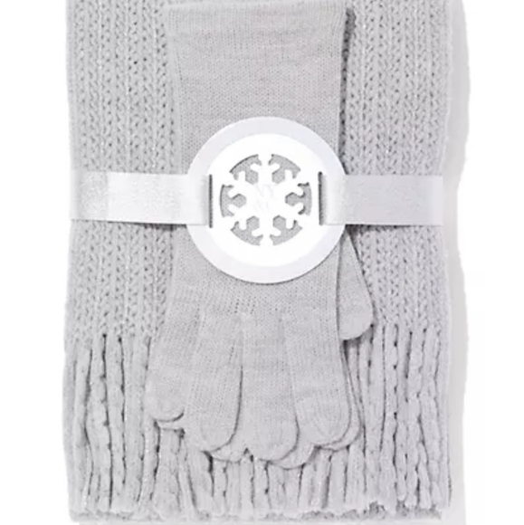 NWT New York & Co. 2-Piece Honeycomb Scarf And Gloves Gift Set - Picture 1 of 6